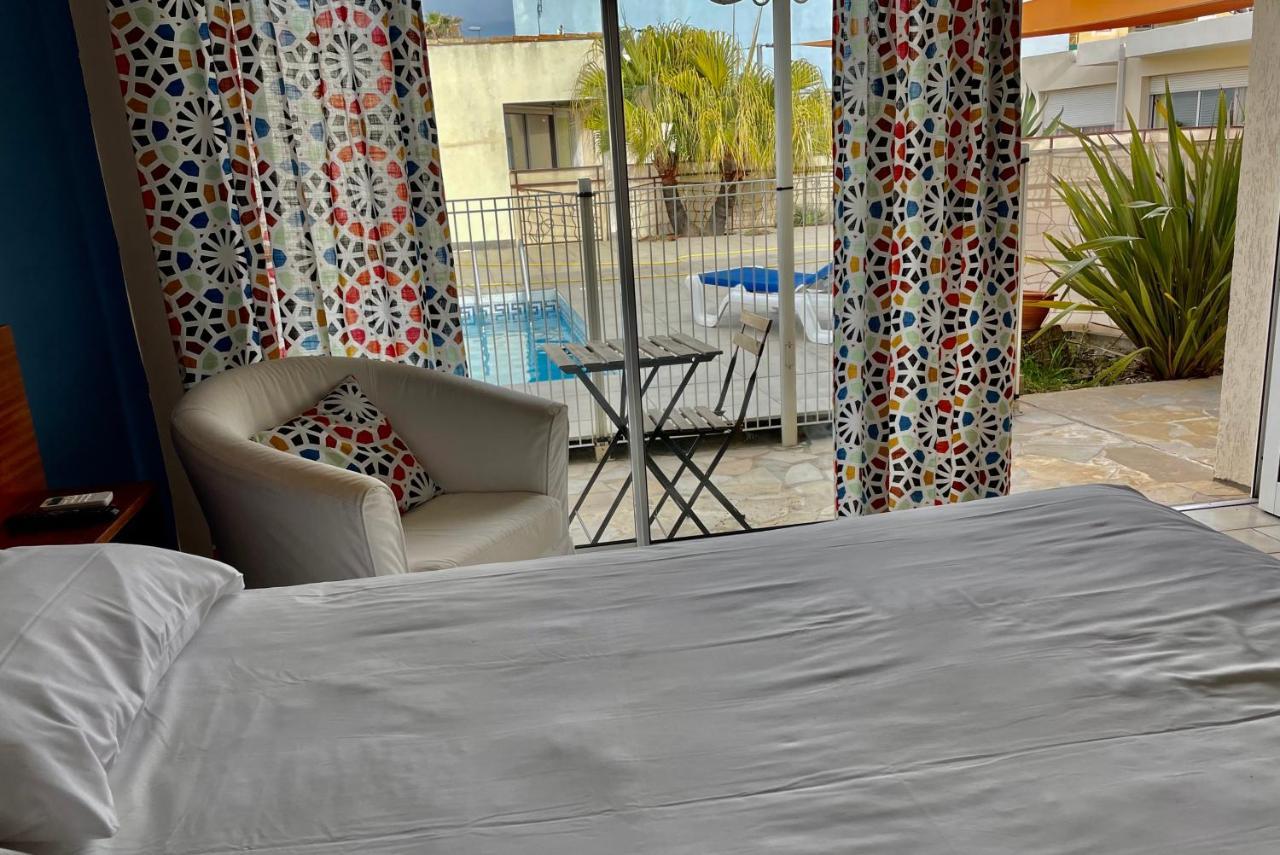 Amerique Hotel Palavas - Piscine - Plage Luaran gambar