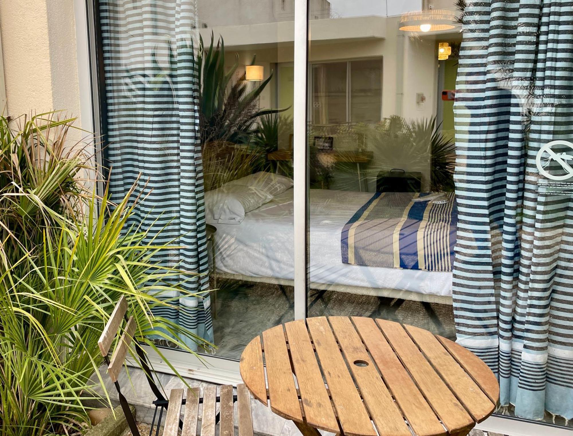 Amerique Hotel Palavas - Piscine - Plage Luaran gambar