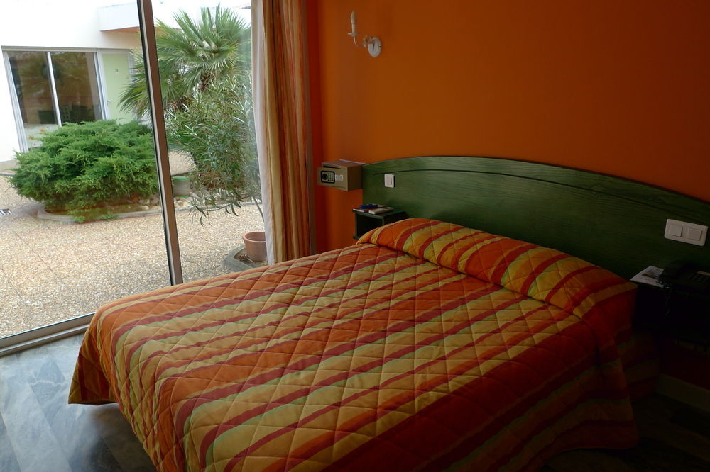 Amerique Hotel Palavas - Piscine - Plage Luaran gambar